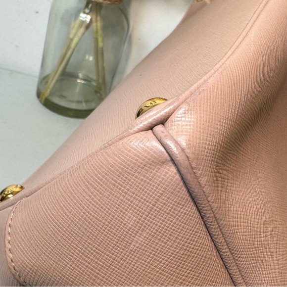 ❤️Prada Galleria Saffiano Leather Bag 2 way  Sacthel❤️ - Picture 9 of 16